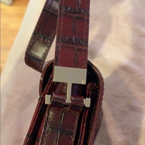 Vince Camuto VC Signature Leather Crossbody Bag - Picture 4 of 7